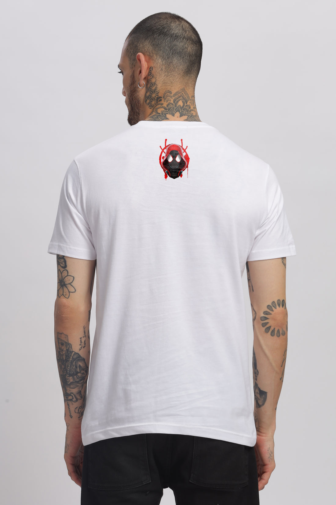 BLACK SPIDEY GRAPHIC WHITE T-SHIRT